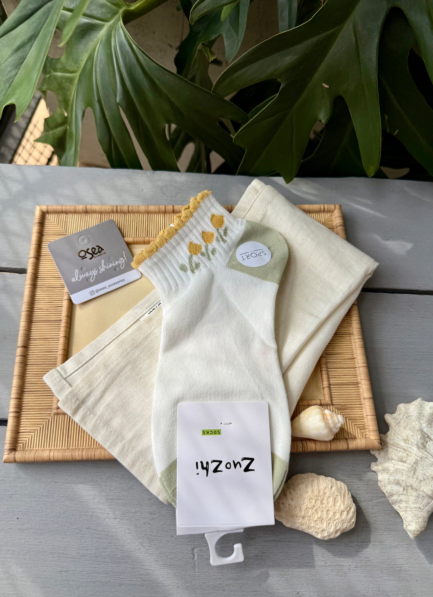 Media con detalles mostaza 💛💛