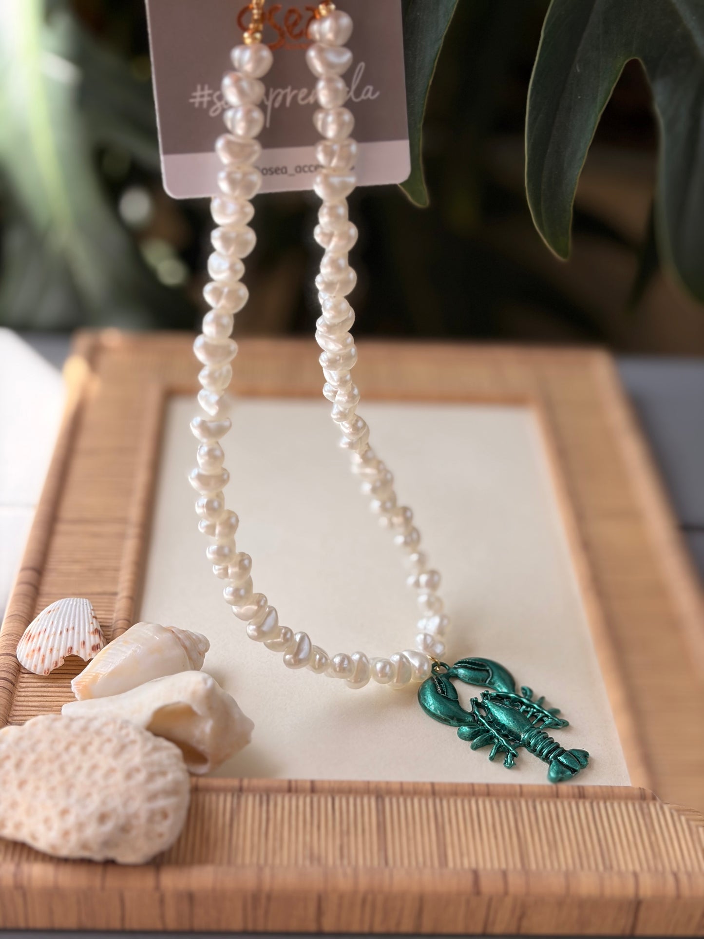 collar perlas irregulares dije langosta color