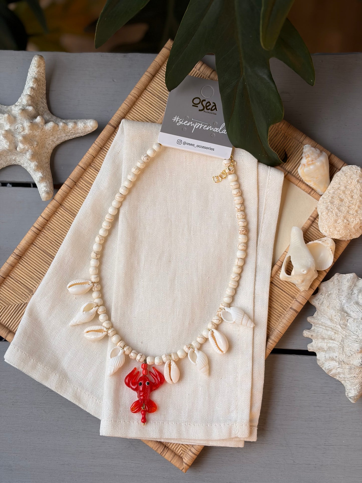 Collar piedra fósil, conchas y dije cangrejo