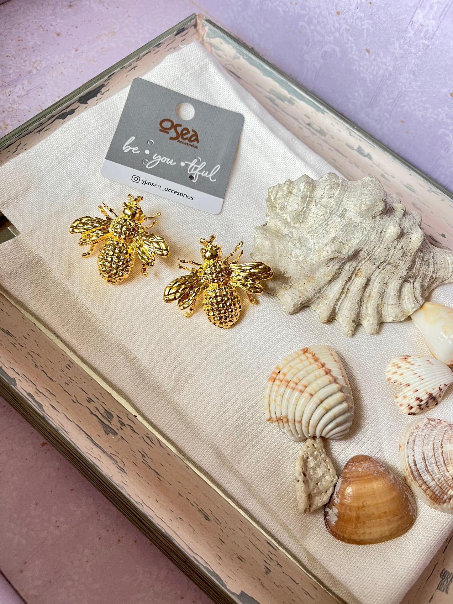 Aretes de topo en forma de abeja