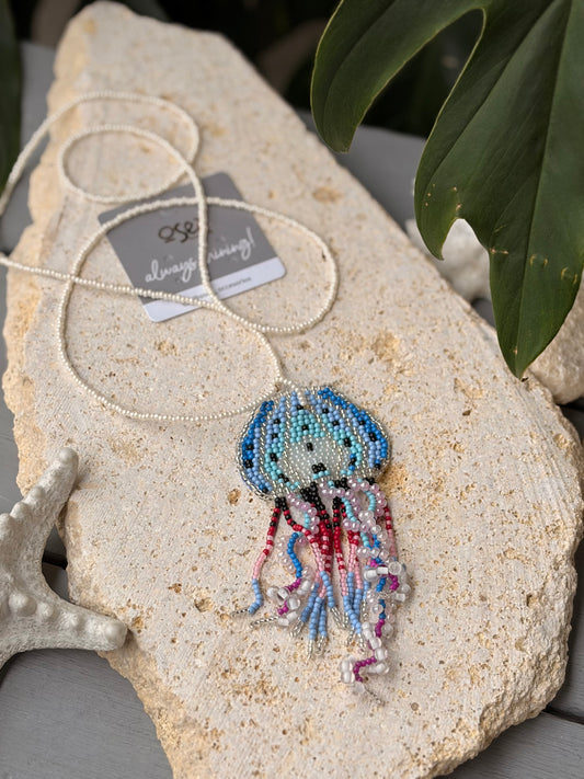 Collar largo medusa en mostacilla