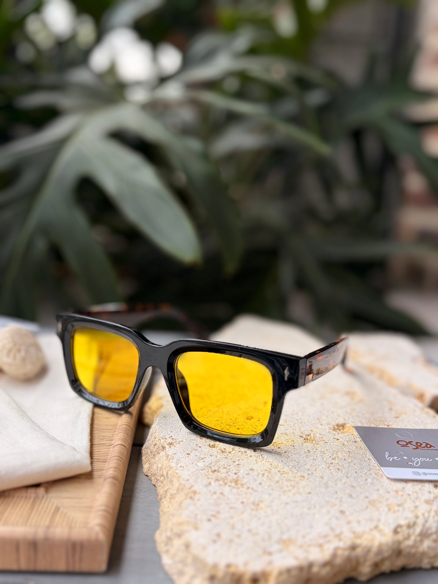 Gafas de sol en pasta lente colores
