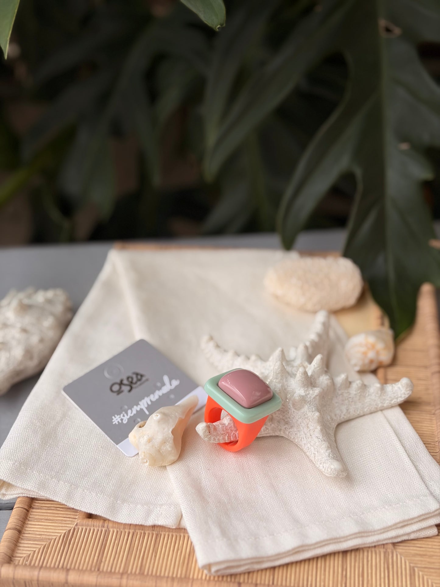 Anillo cuadrado resina