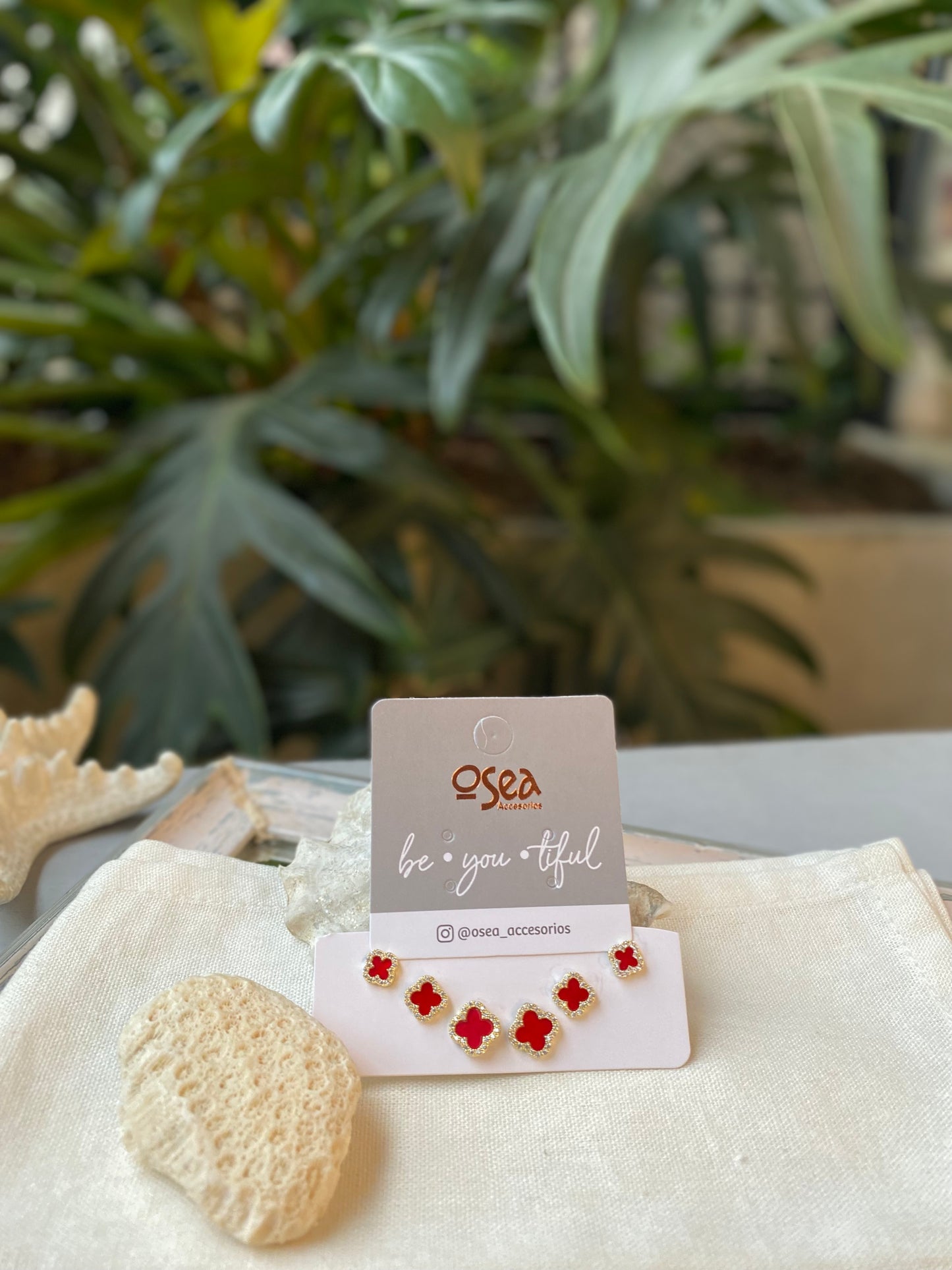 Set topos rodinados flor roja y mini piedras x3