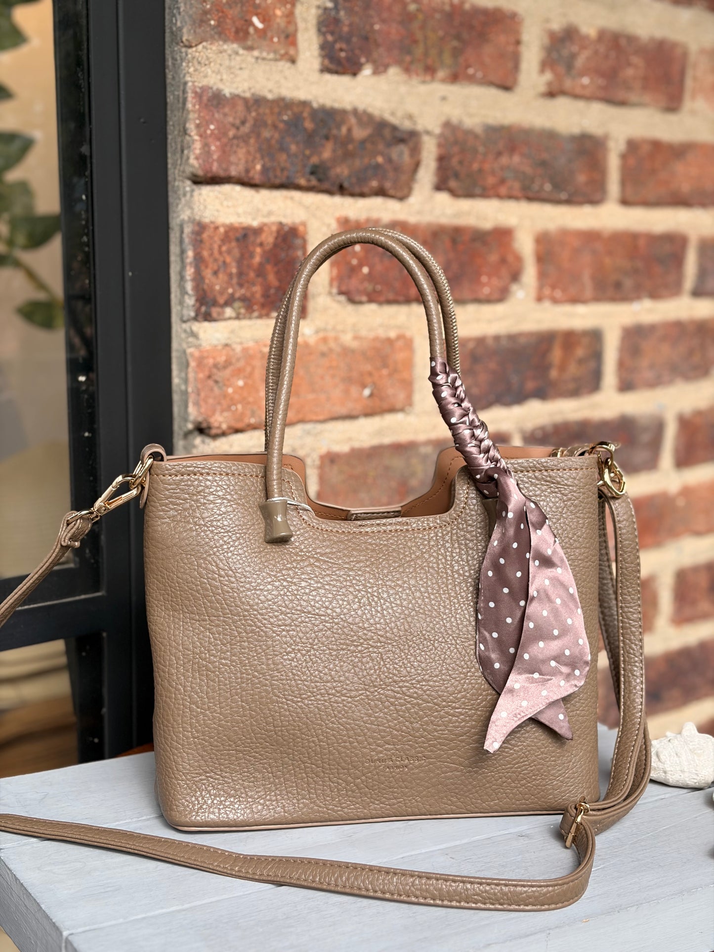 Bolso manos libres con pañoleta