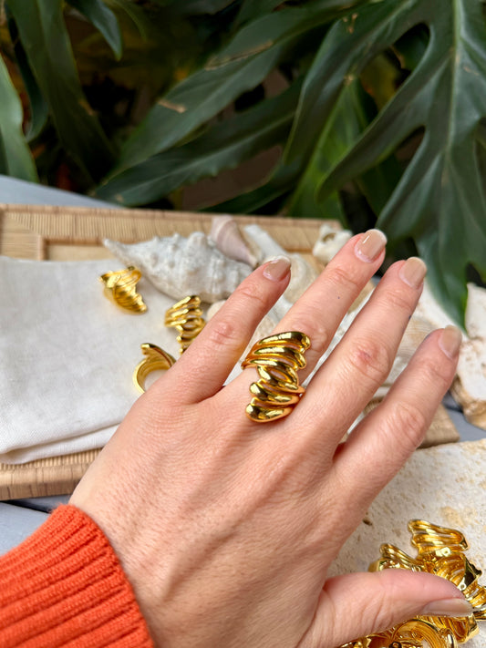 Anillo líneas cruzadas