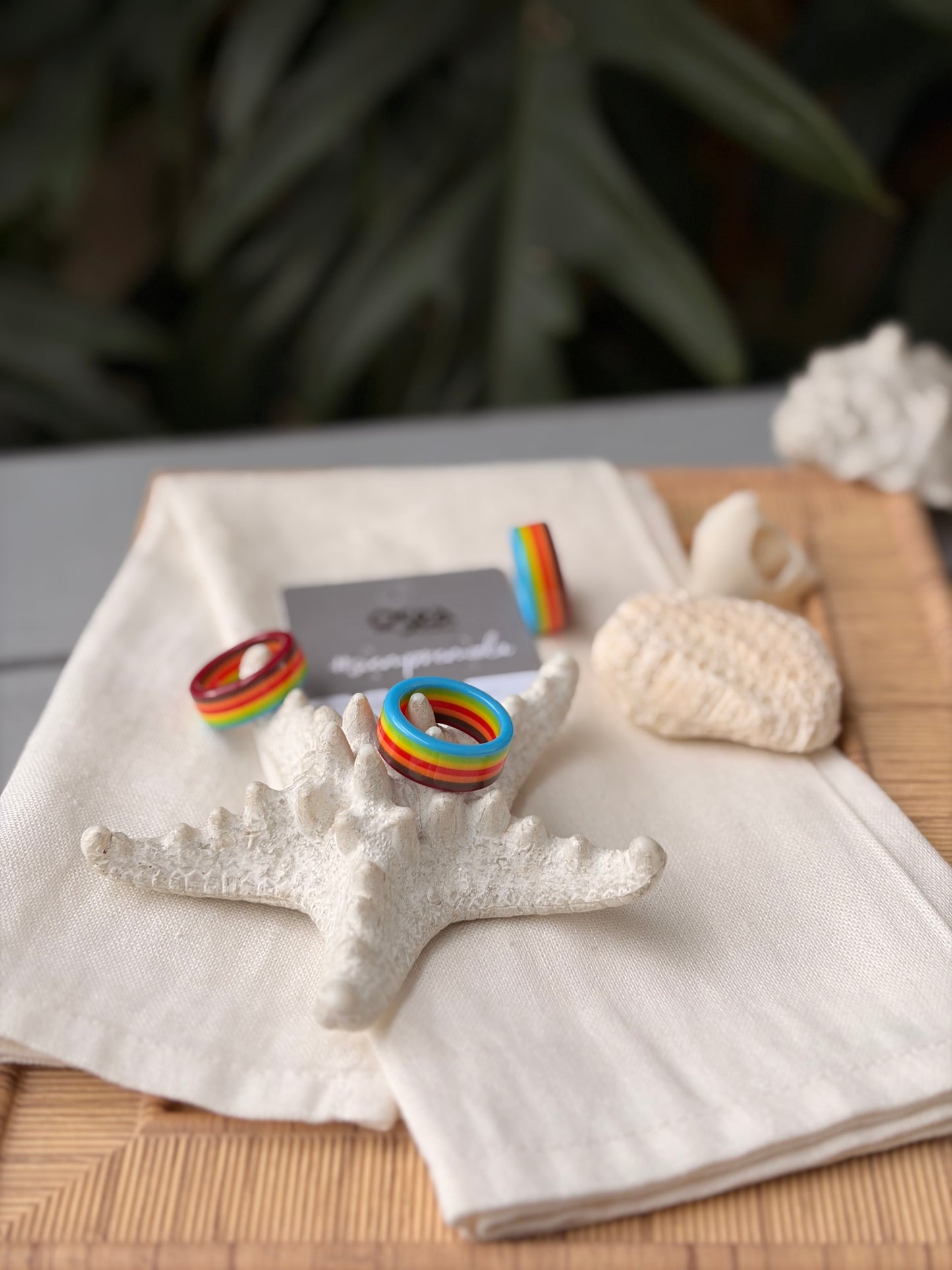 Anillo multicolor en resina