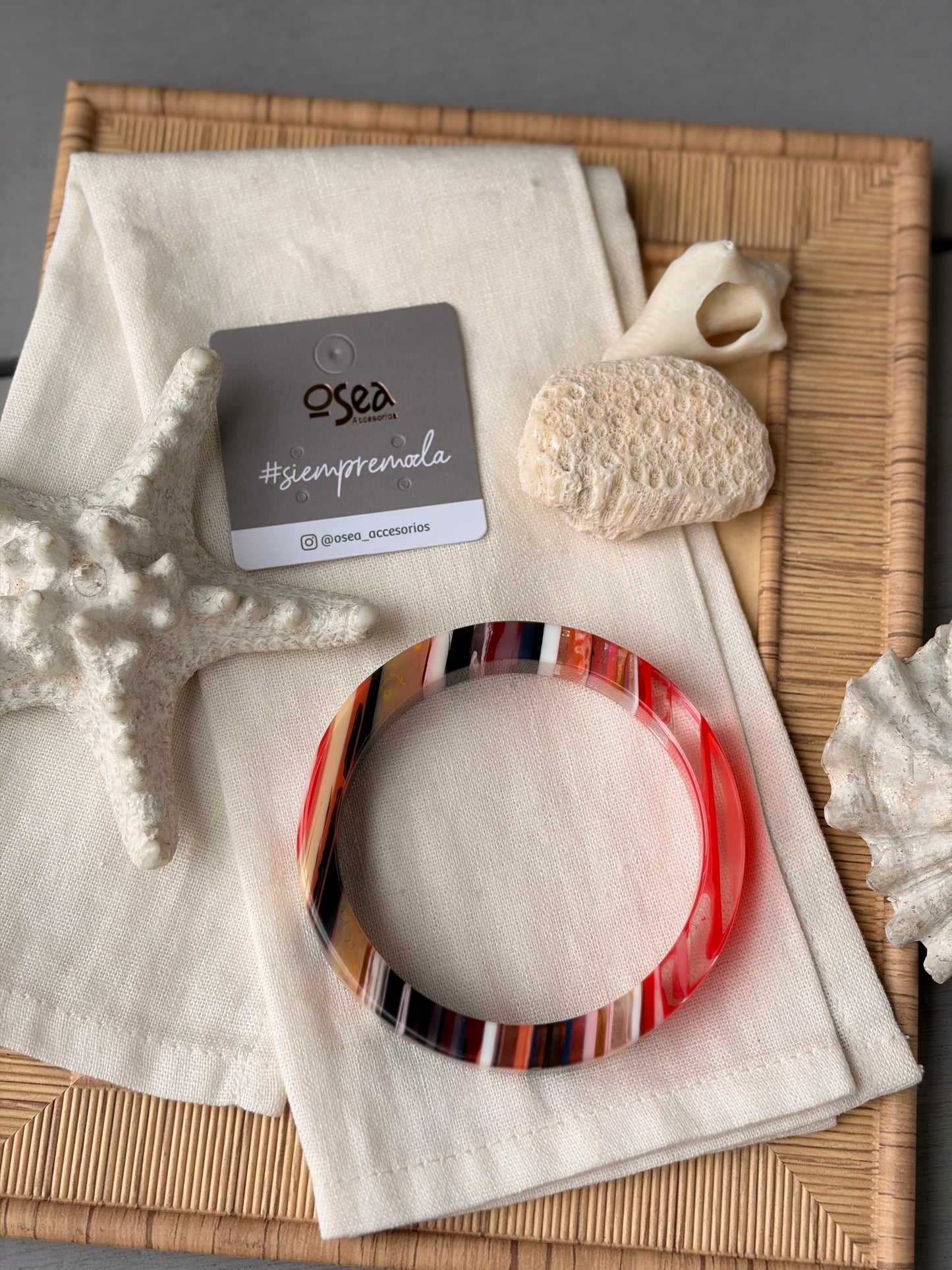 Pulsera multicolor en resina