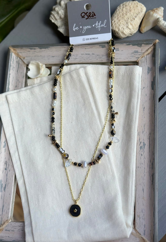 Collar doble dorado y negro