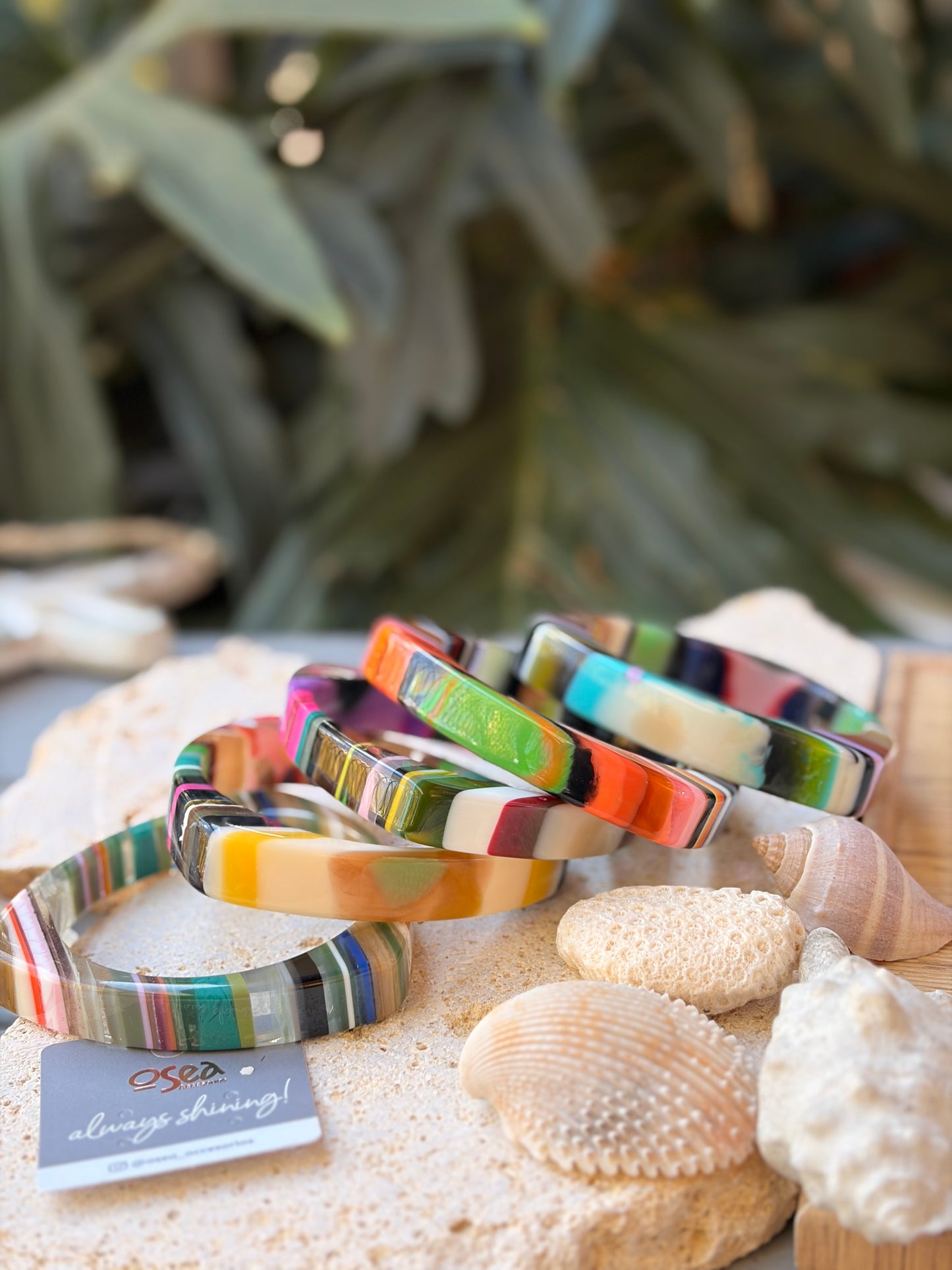 Pulsera resina triangular mix colores