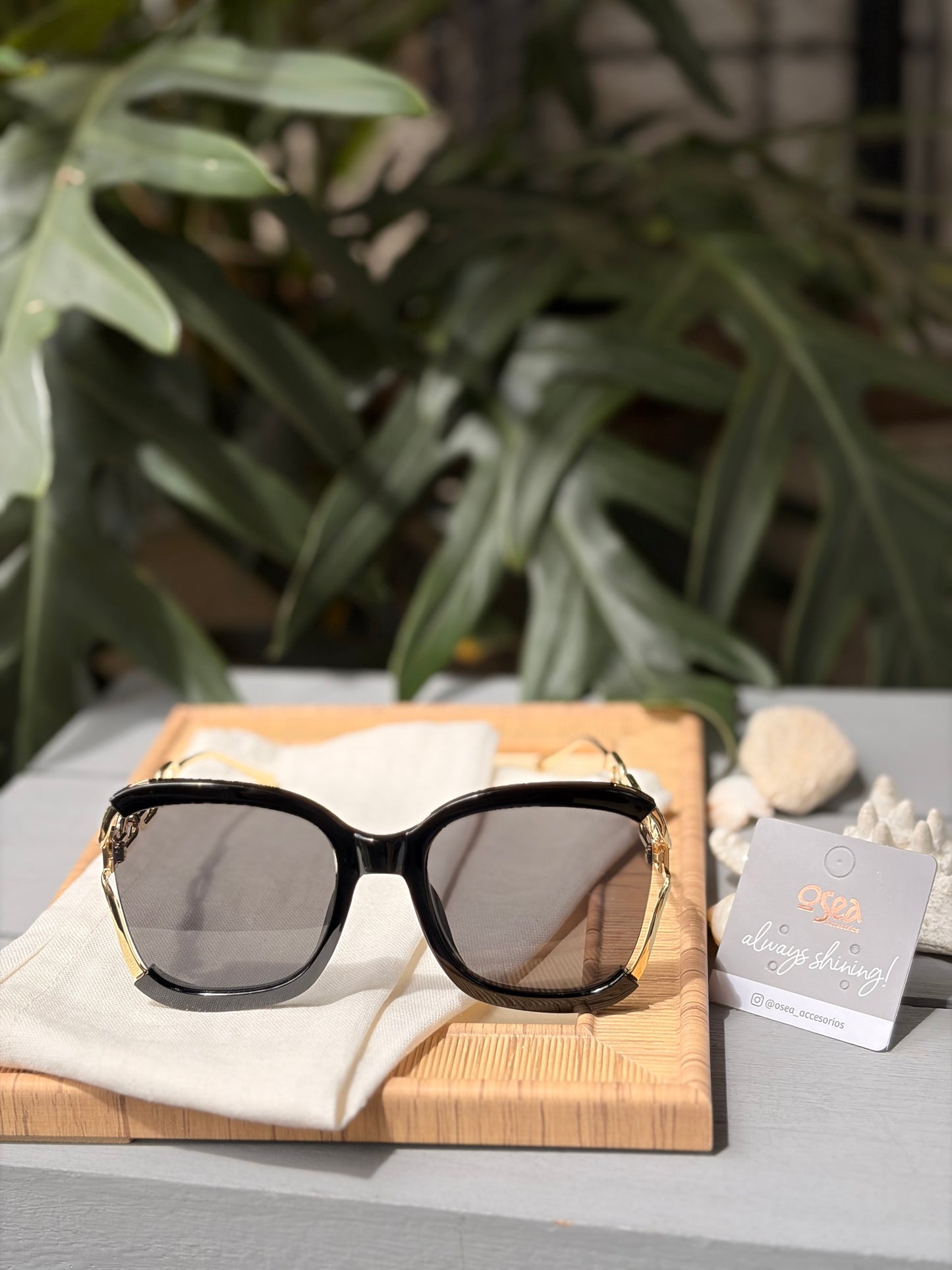 gafas de sol con pata tipo cadena