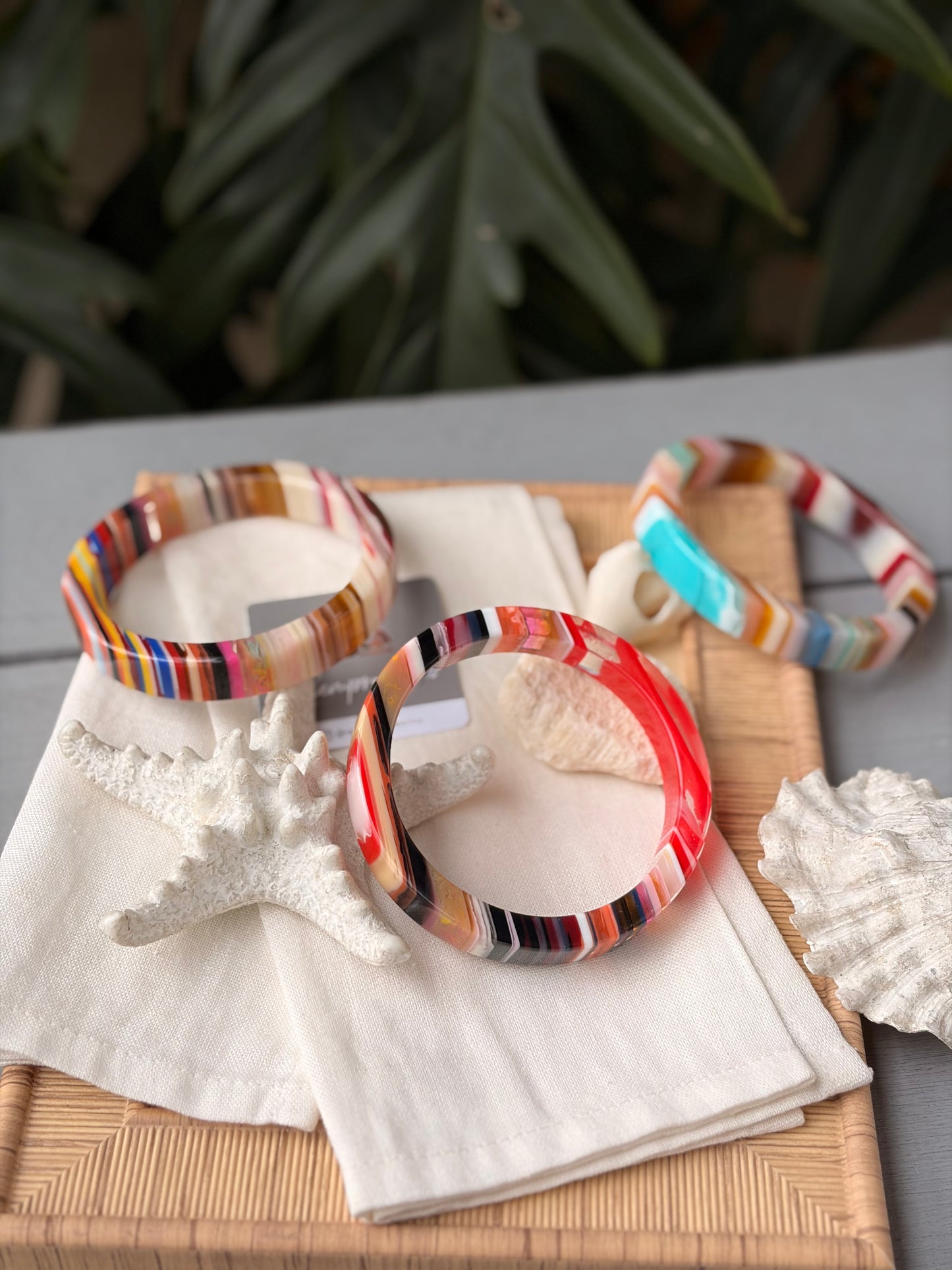 Pulsera multicolor en resina