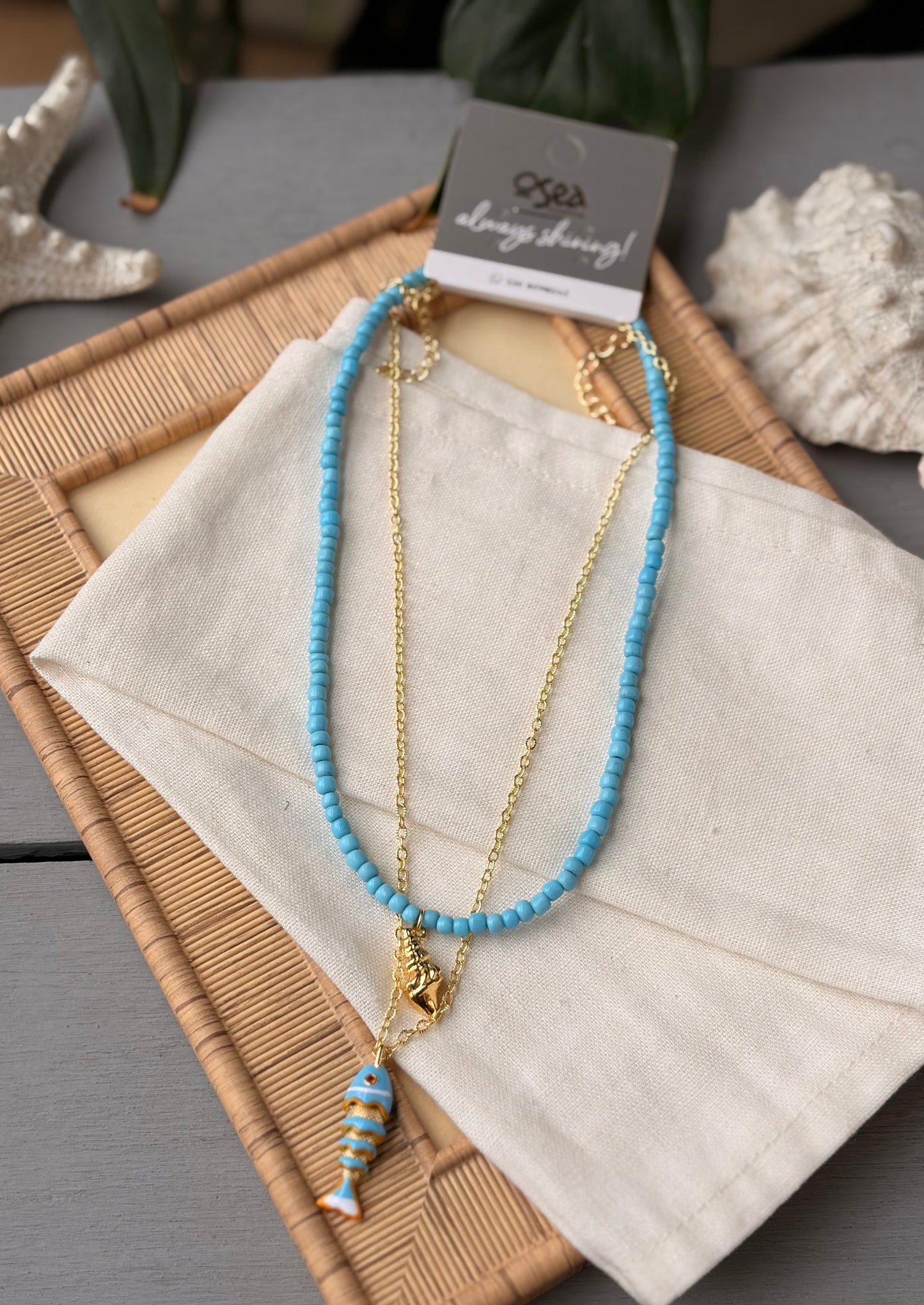 Collar doble cadena rodinada dije pez azul turquesa