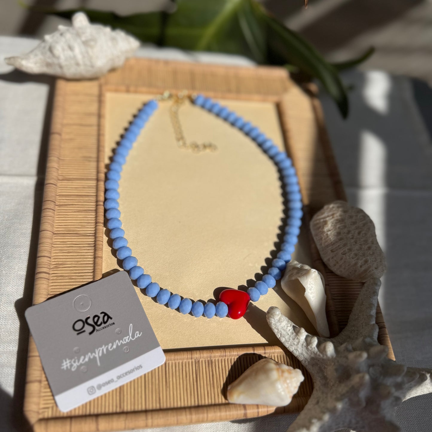 Collar piedras y corazones