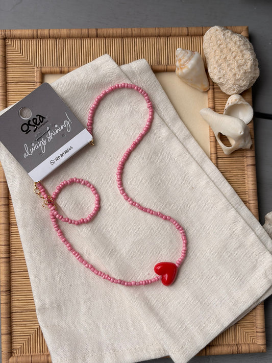 Collar mostacillas rosadas dije corazón