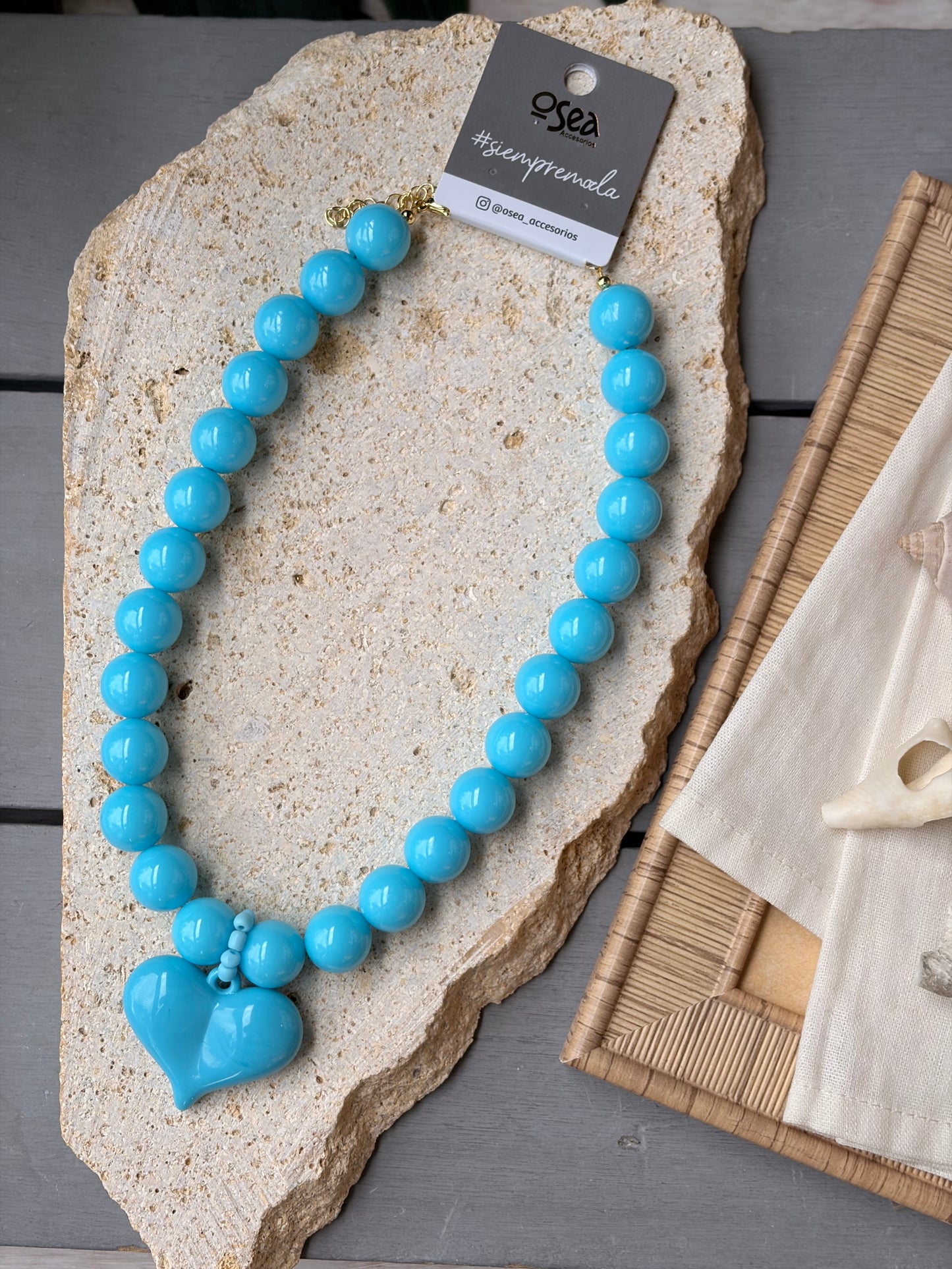 Collar bolas corazón azul turquesa