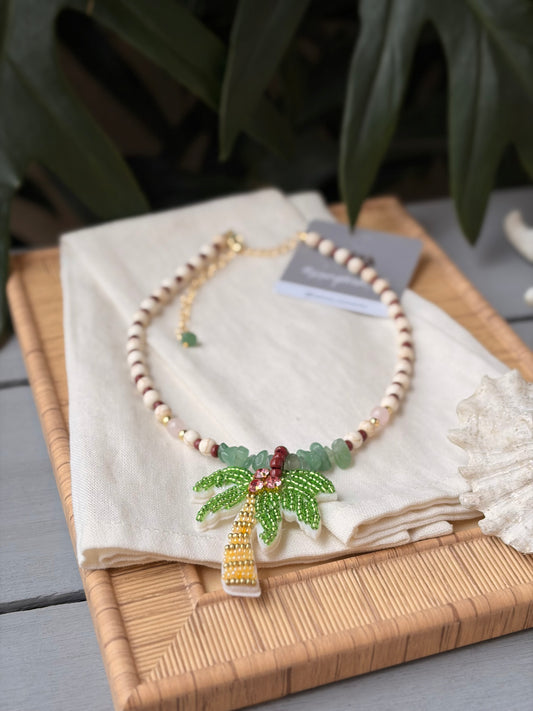 Collar playero palmera en mostacilla