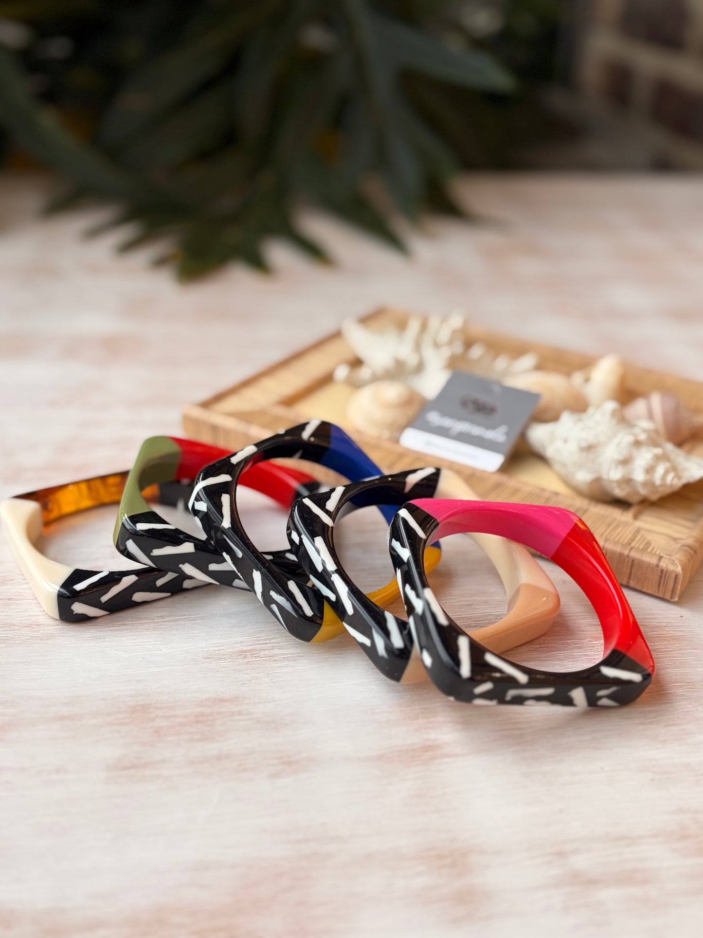 Pulsera cuadrada en resina