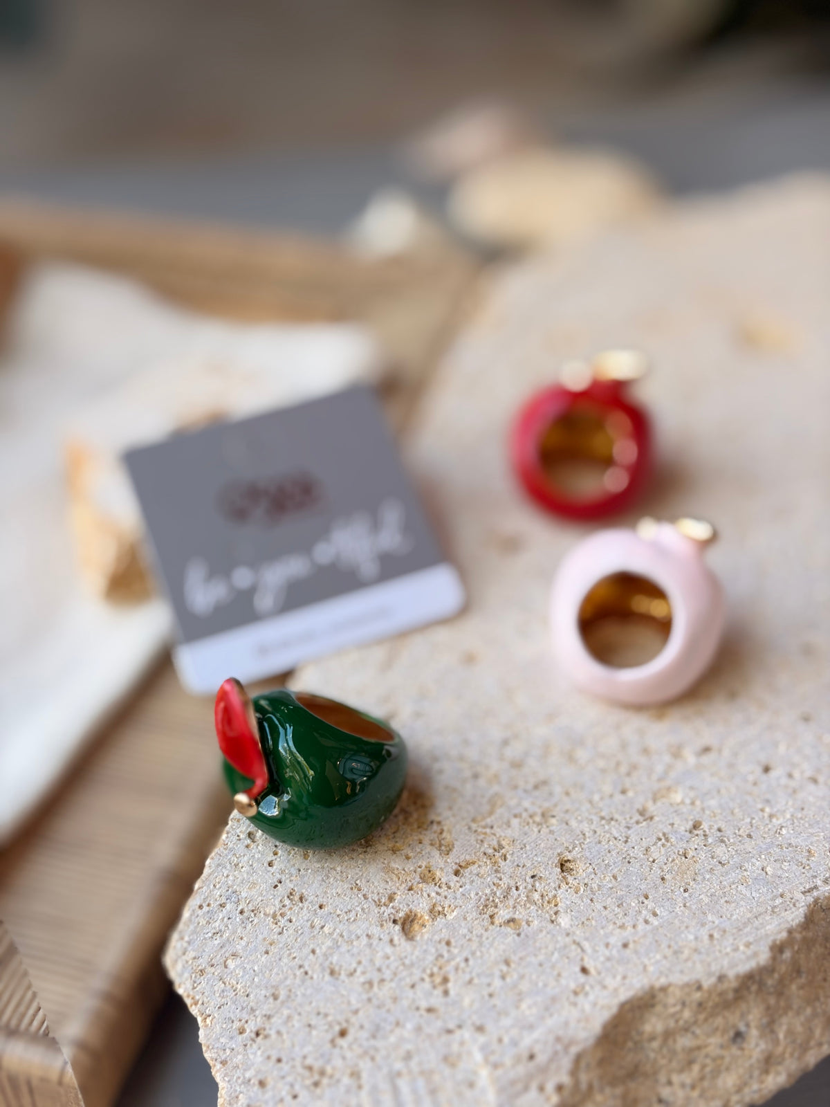 Anillo manzana rodinado esmaltado