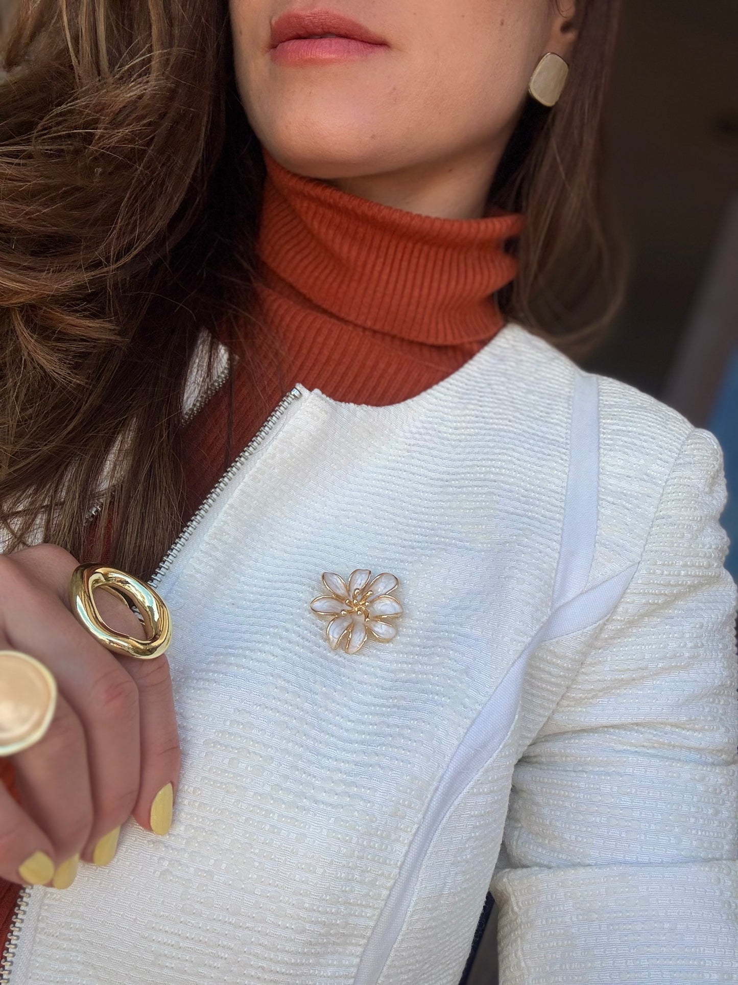 Prendedor flor esmaltado