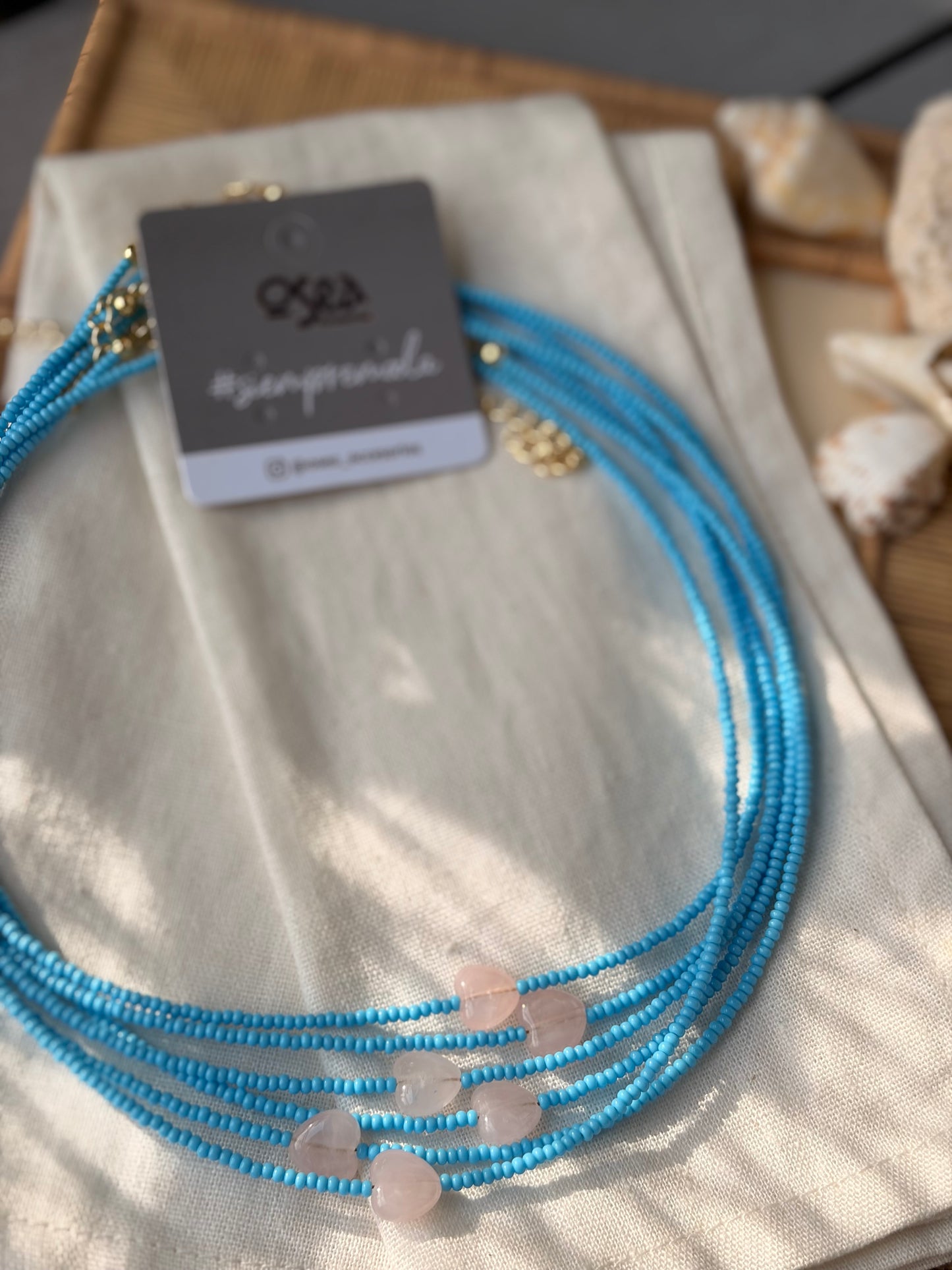 Choker mostacillas turquesa dije corazón rosado suave