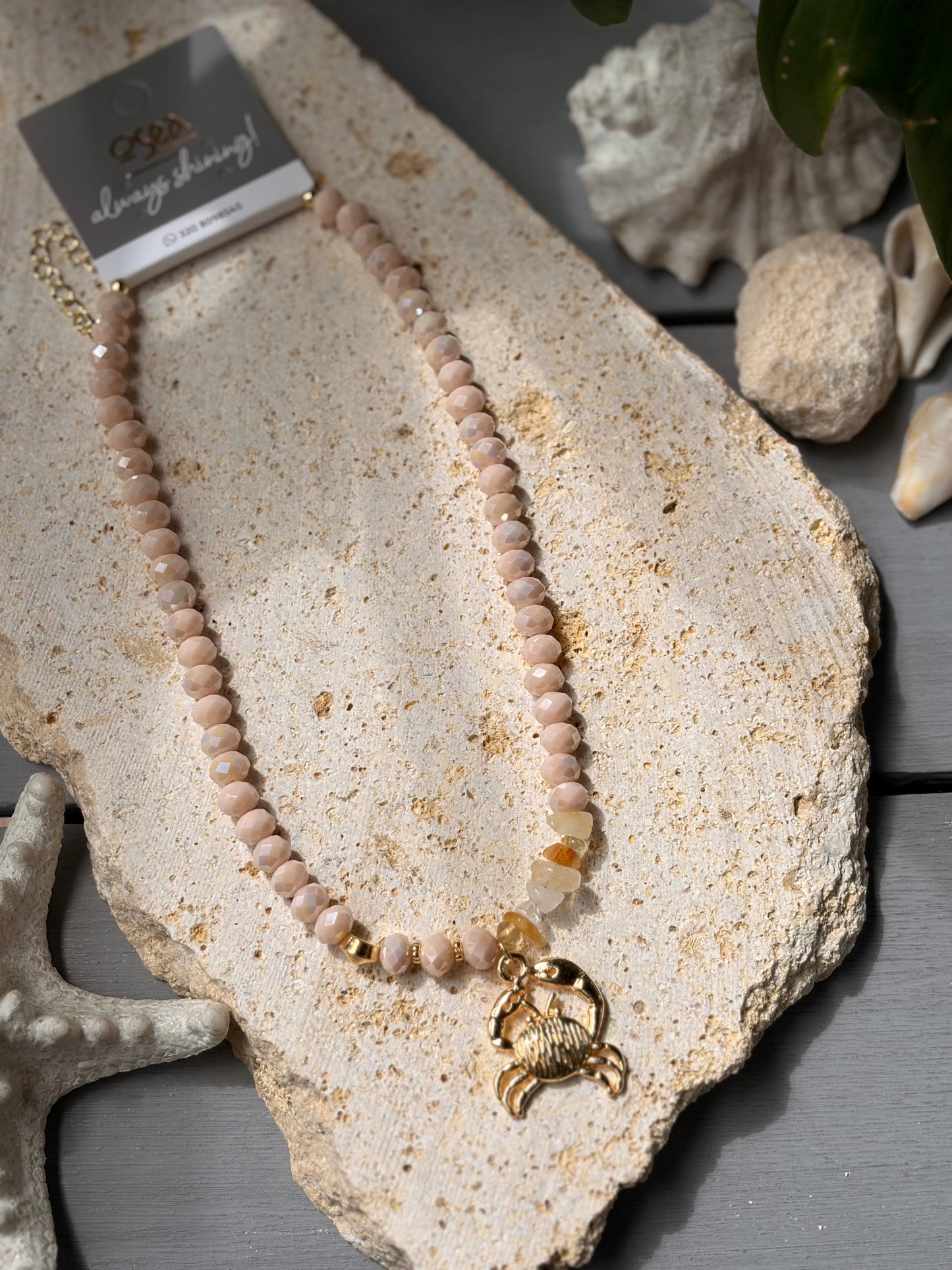 Collar piedras y dije cangrejo 24k
