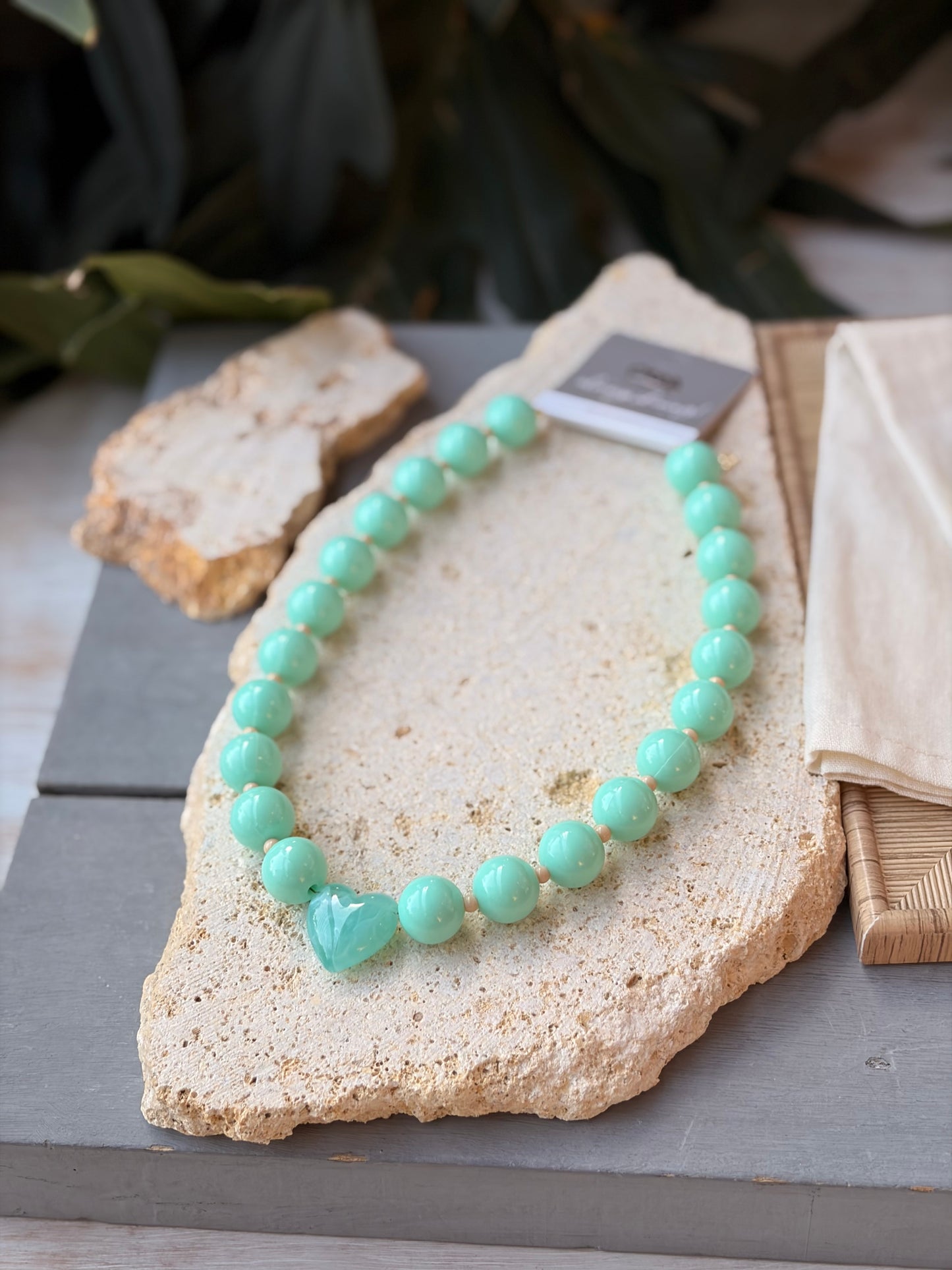 Collar bolas verde menta corazón degradé