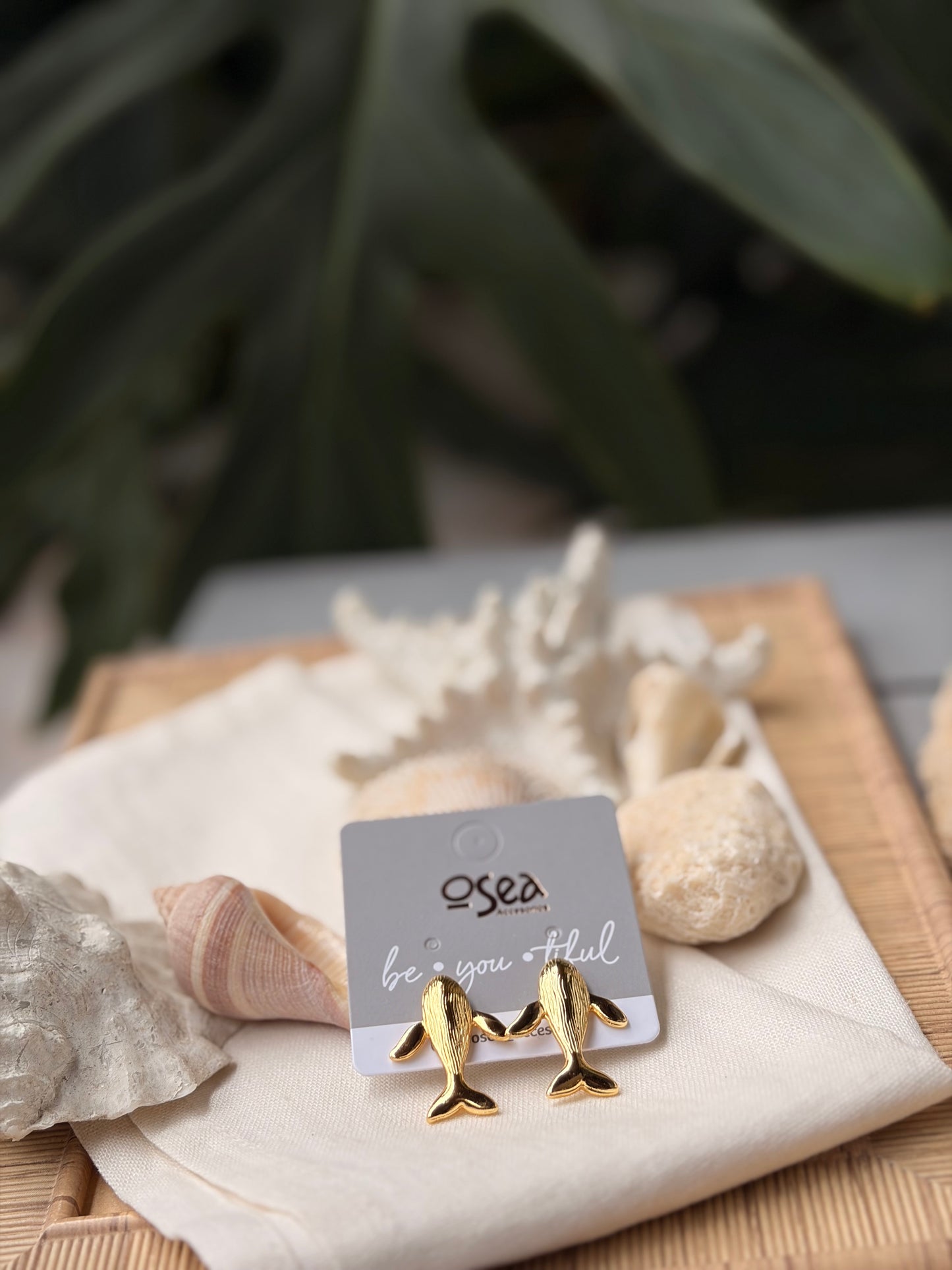 Topos ballena mediana con baño en oro 24k