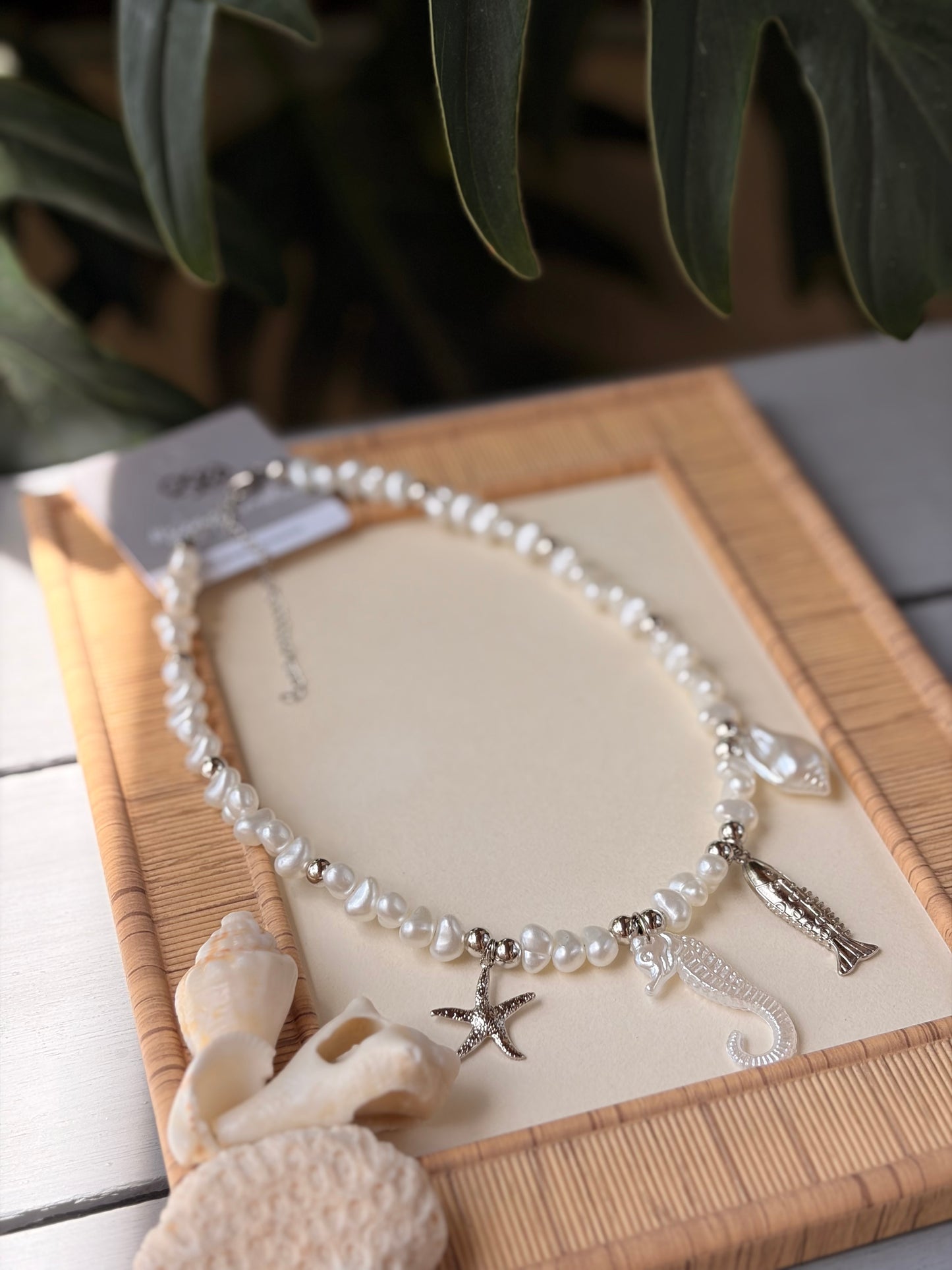 Collar dijes de mar acabado perlado