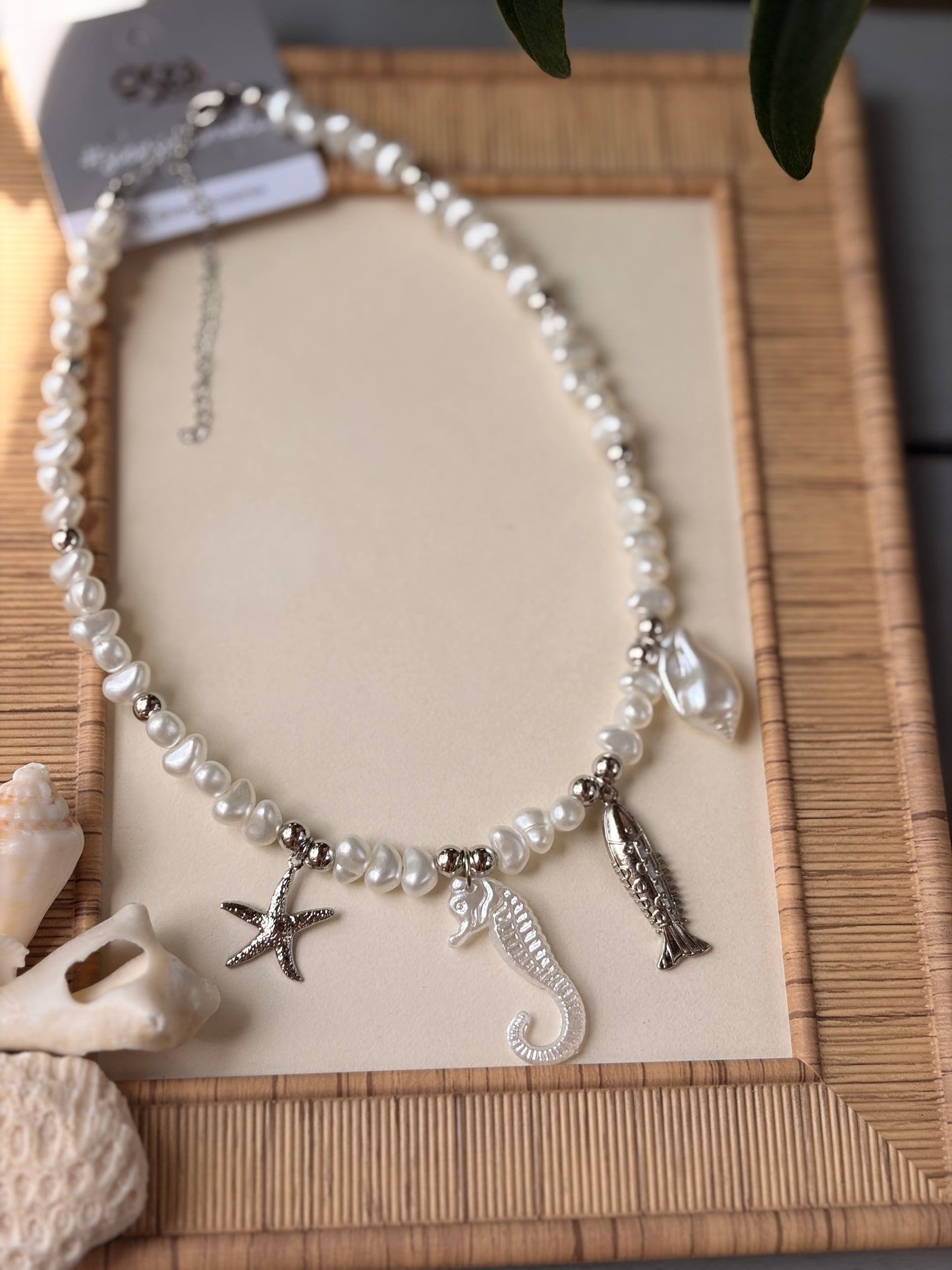 Collar dijes de mar acabado perlado