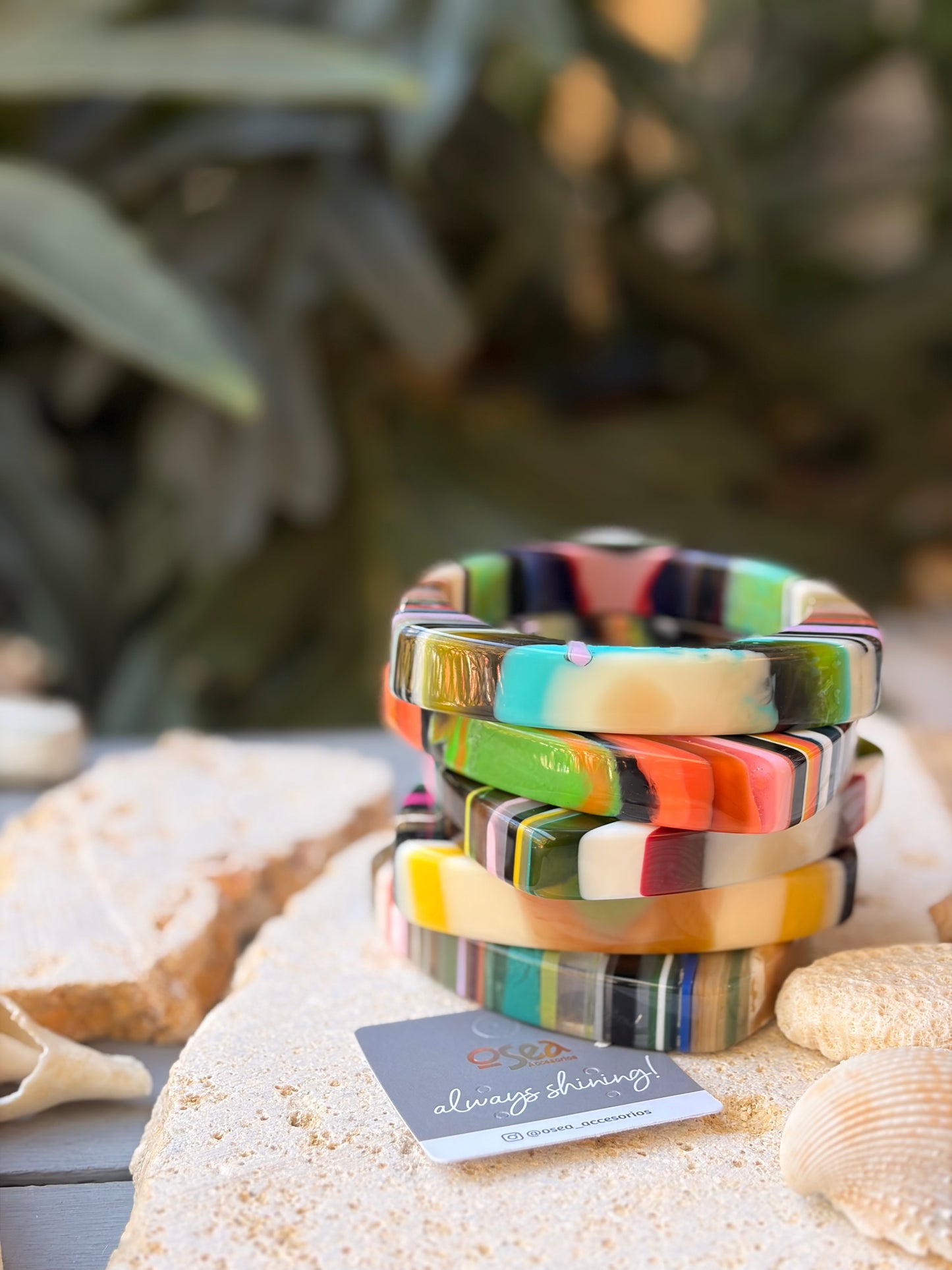 Pulsera resina triangular mix colores