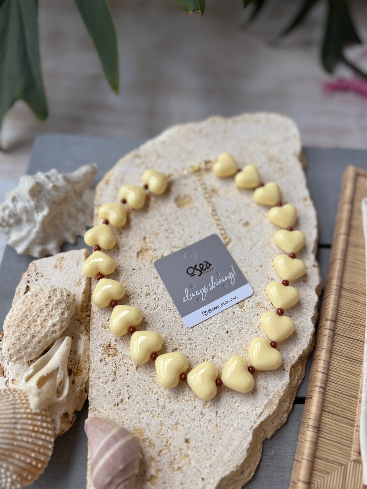 Collar corazones pasta