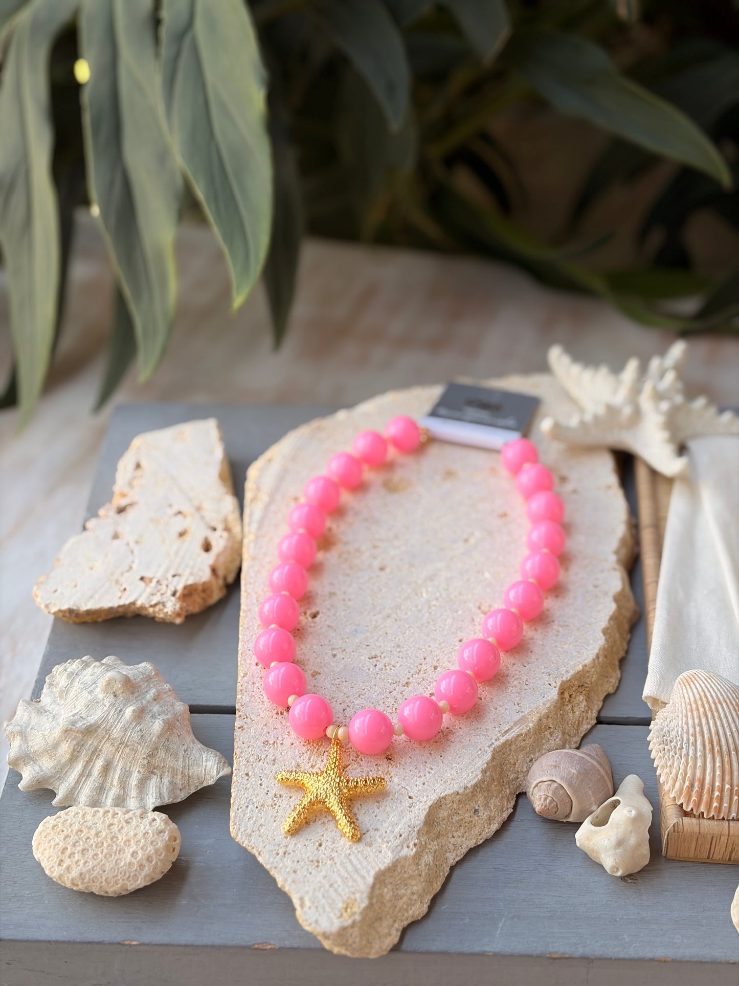 Collar bolas chicle fuccia dije estrella mar