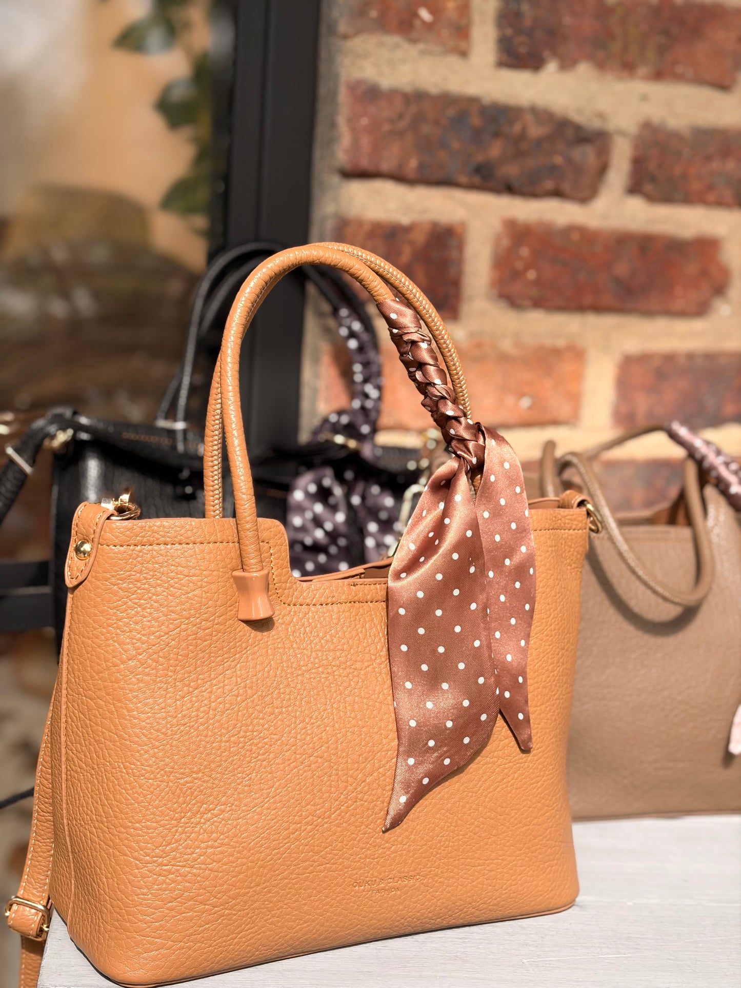 Bolso manos libres con pañoleta