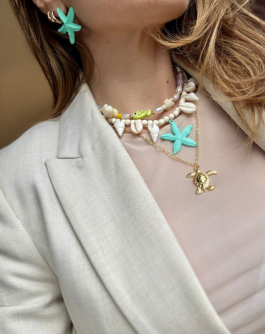 Collar corto caracoles y dije marino