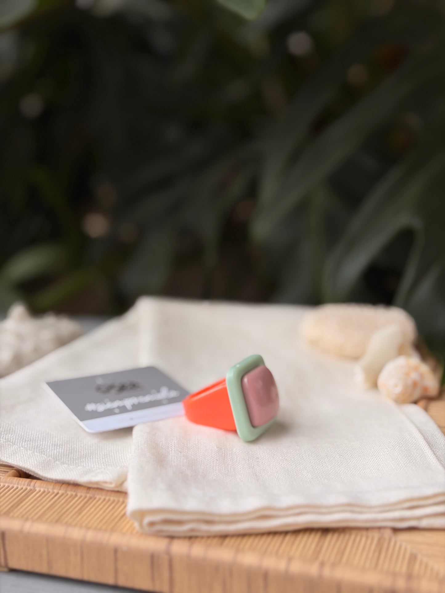 Anillo cuadrado resina