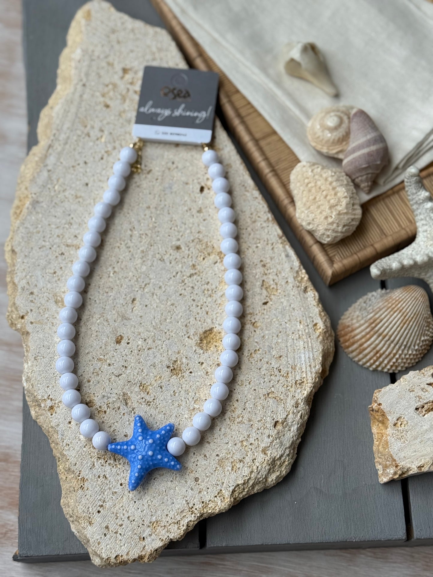 Collar bolas blancas dije estrella mar