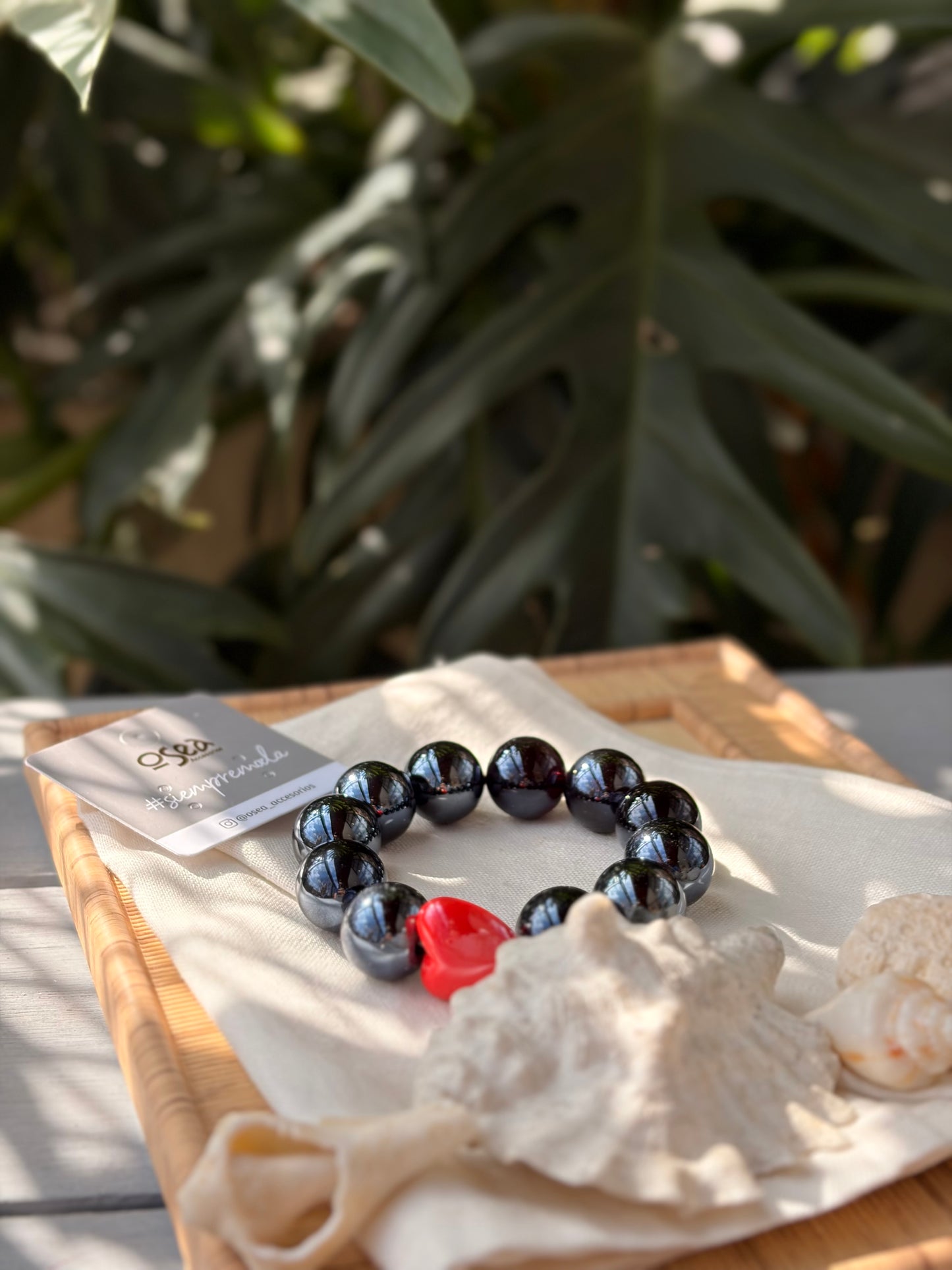 Pulsera resortada bolas en resina