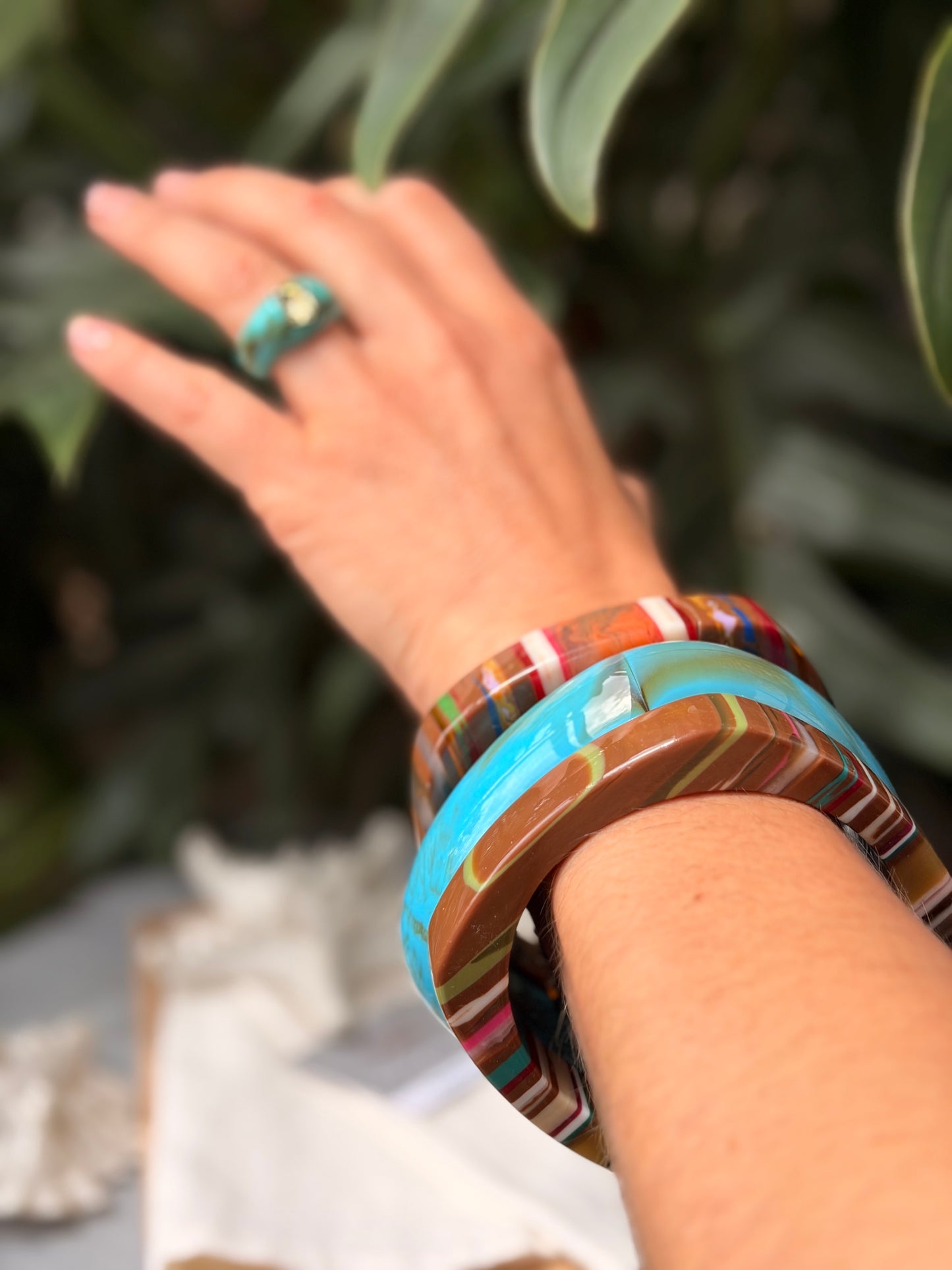 Anillo resina con piedra