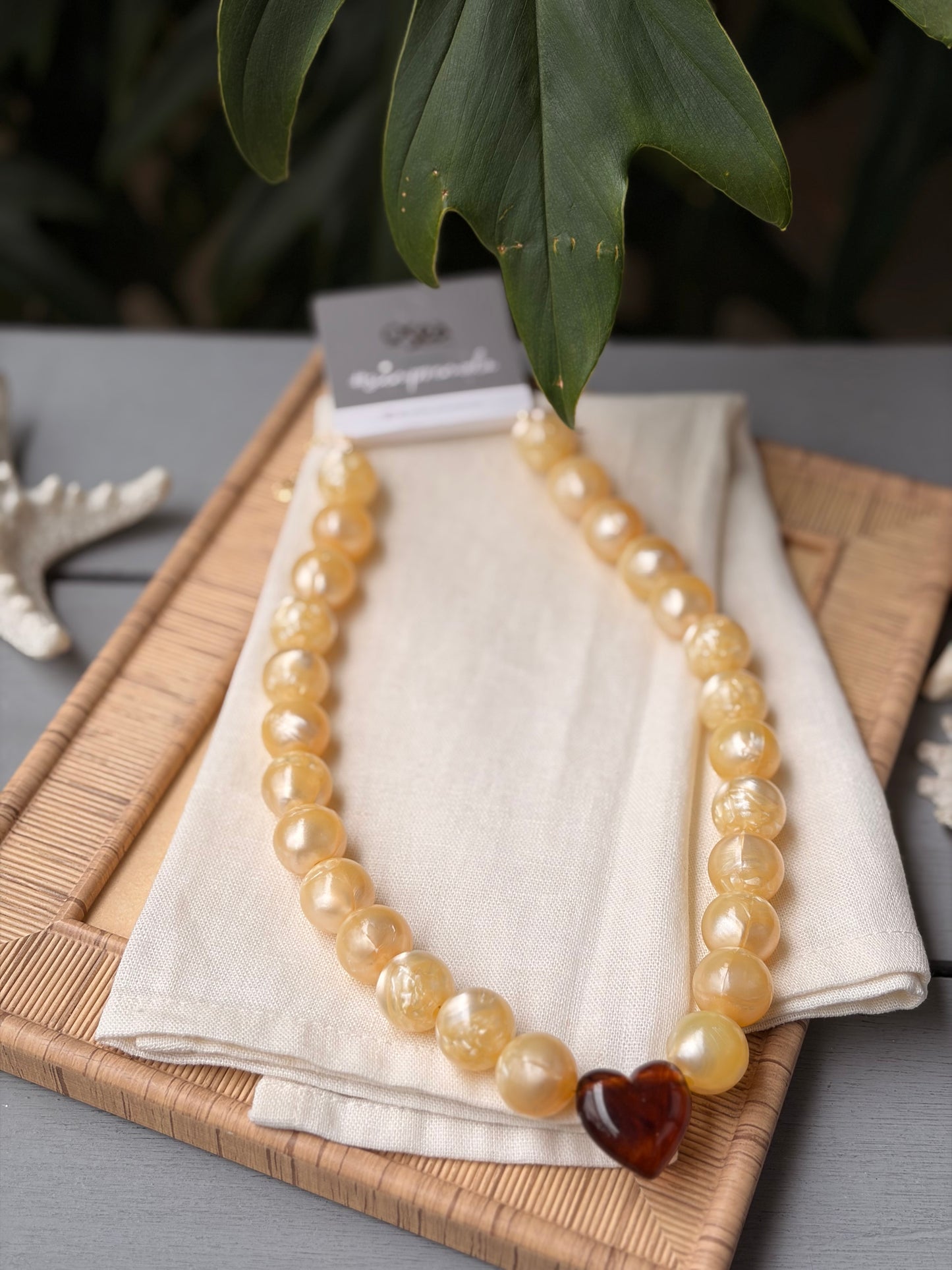 Collar bolas dije corazón ámbar