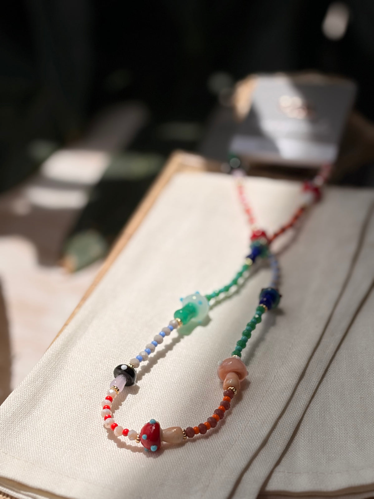 Collar piedras tipo murano dijes hongos