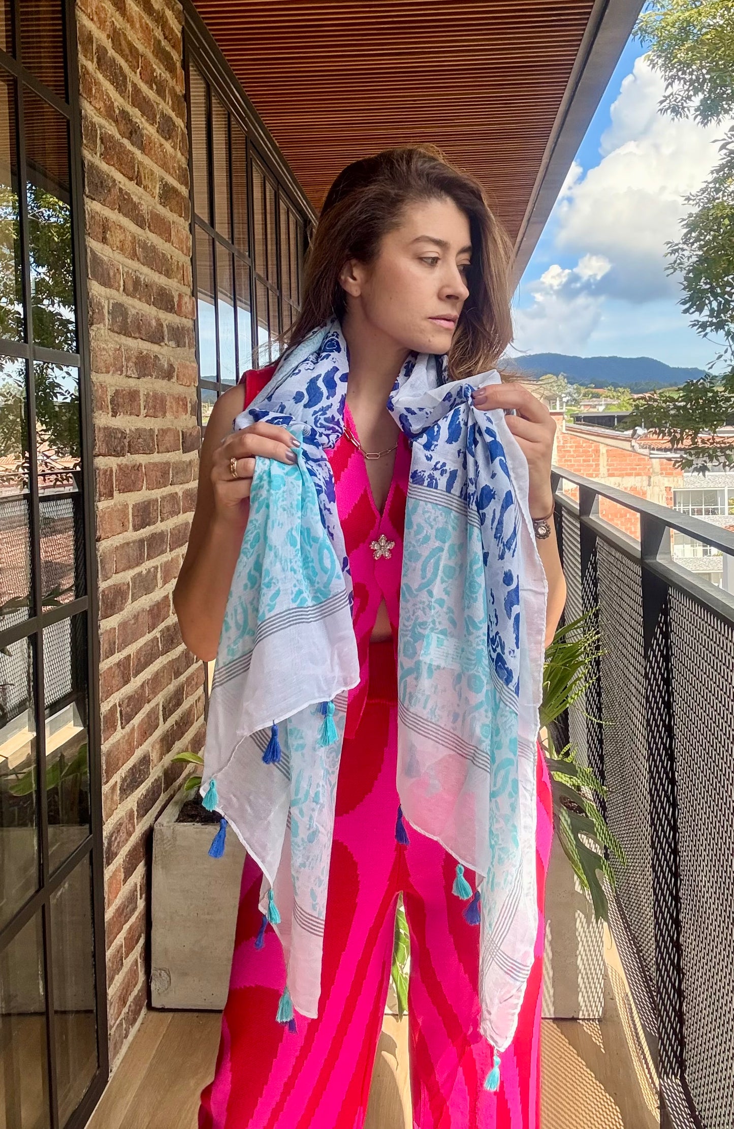 Chal o Pareo en tela fresca.