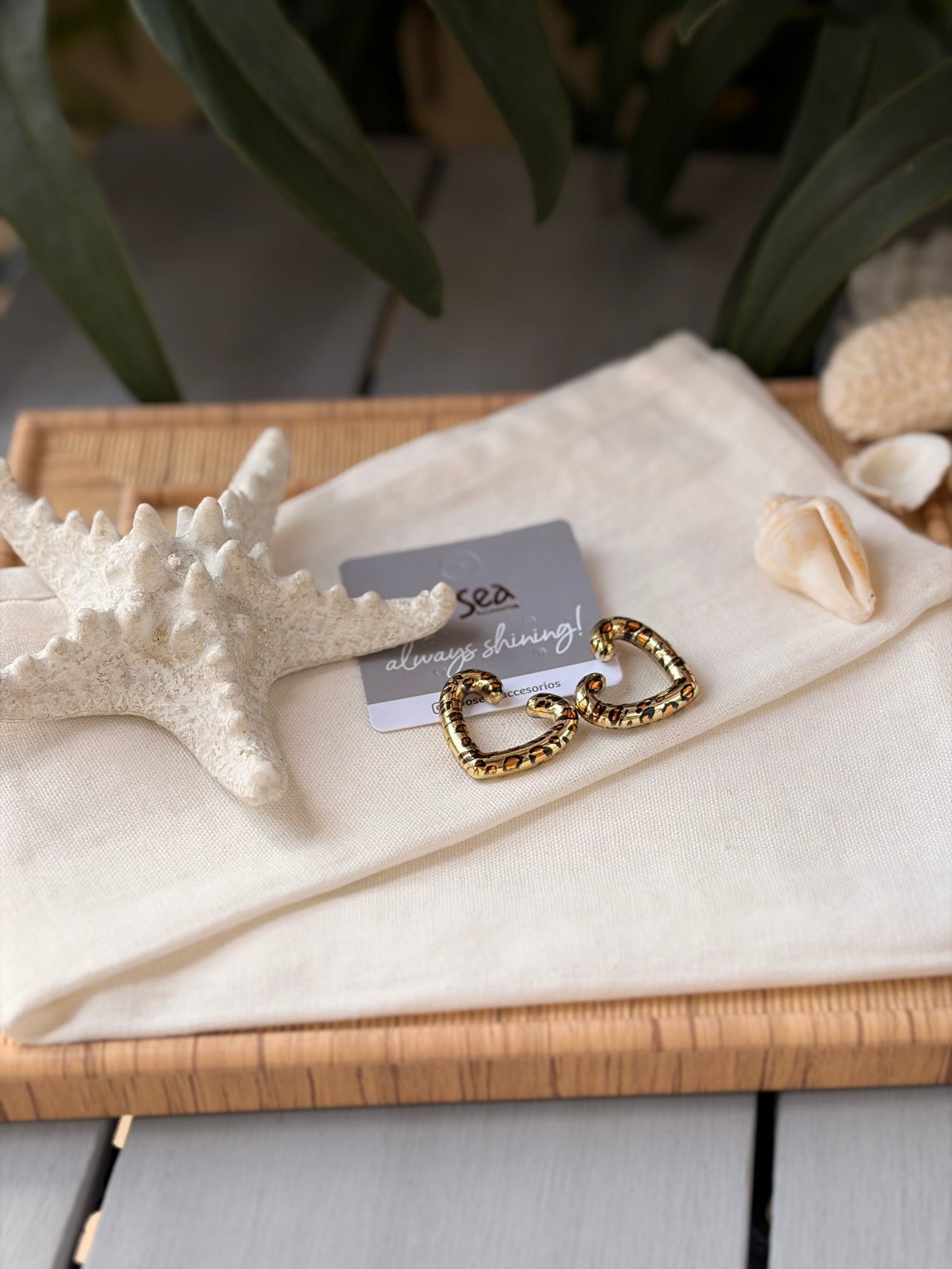 Earcuff doble en corazón animal print