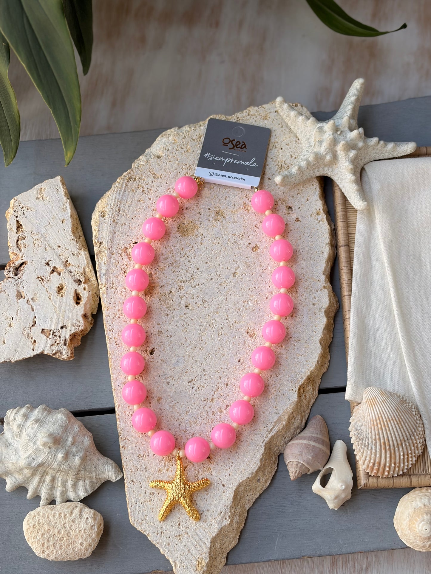 Collar bolas chicle fuccia dije estrella mar