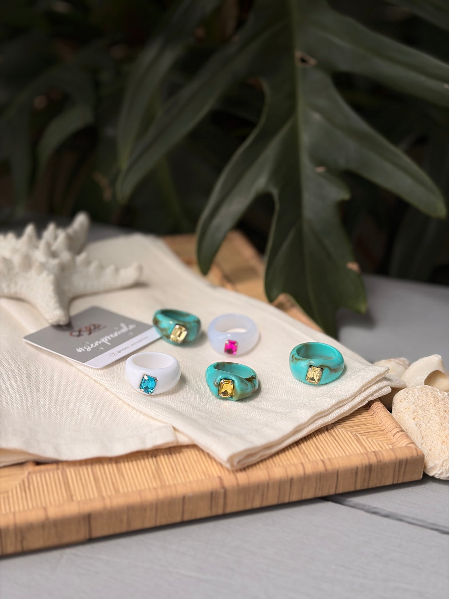 Anillo resina con piedra