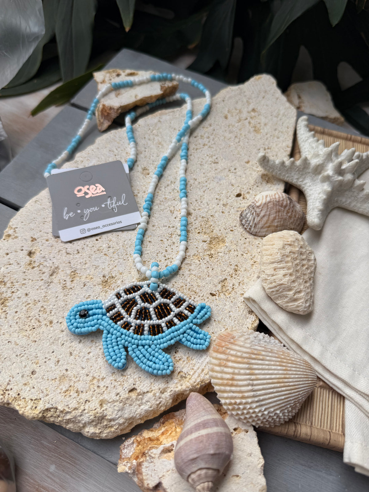 Collar largo tortuga plana tejida