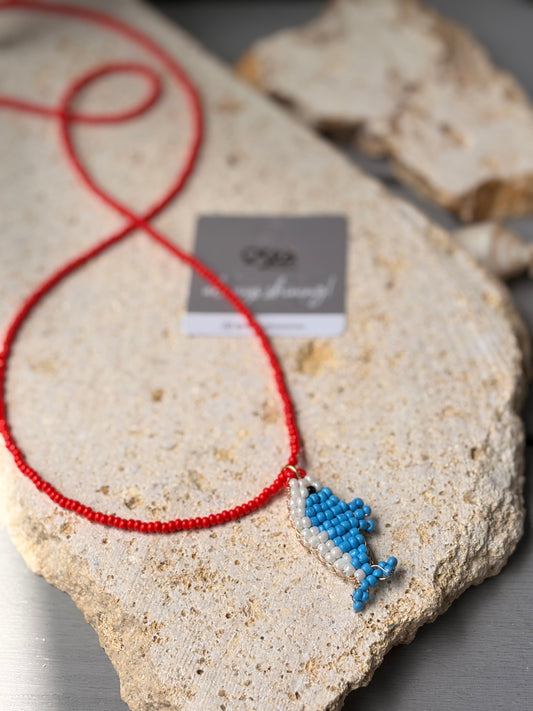 Collar largo mostacilla roja y pez tejido artesanal