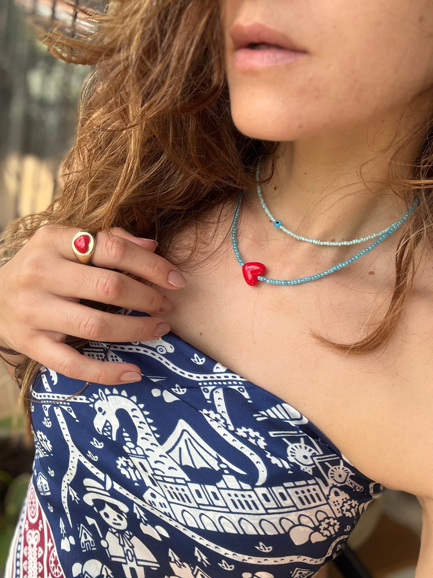 Collar doble mostacillas dije corazón rojo