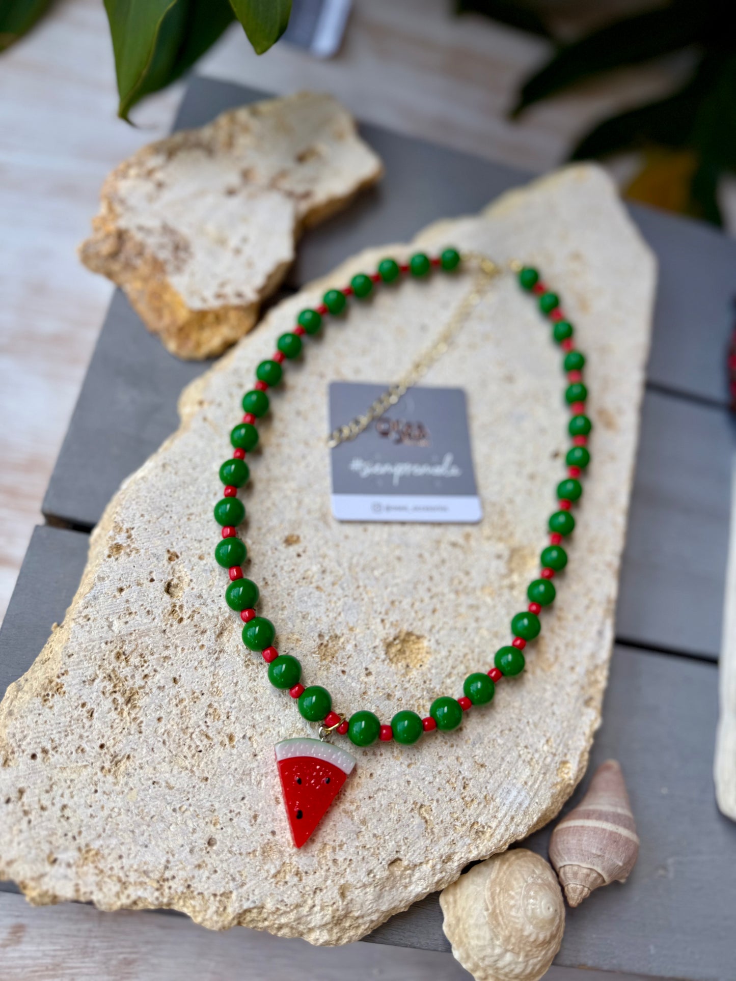 Collar bolas medianas sandía
