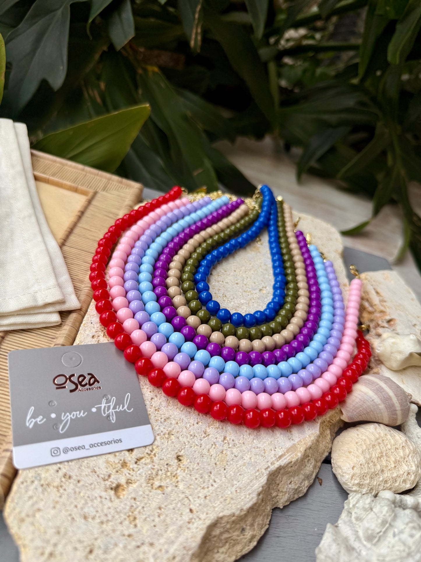 Collar bolas pequeñas